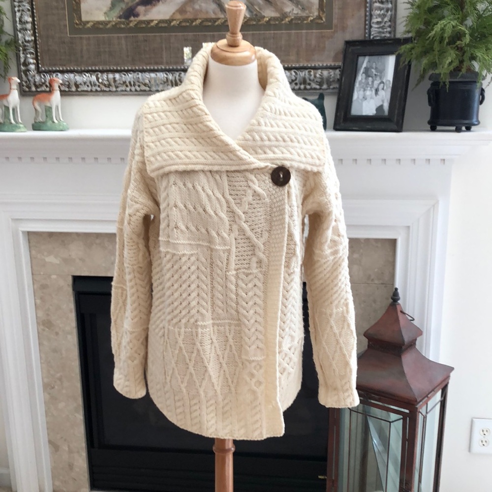 Beautiful Carraigdonn Wool Cardigan Sweater